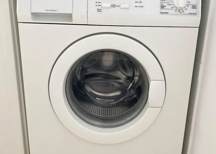 By The Sea, With A Sandy Пафос