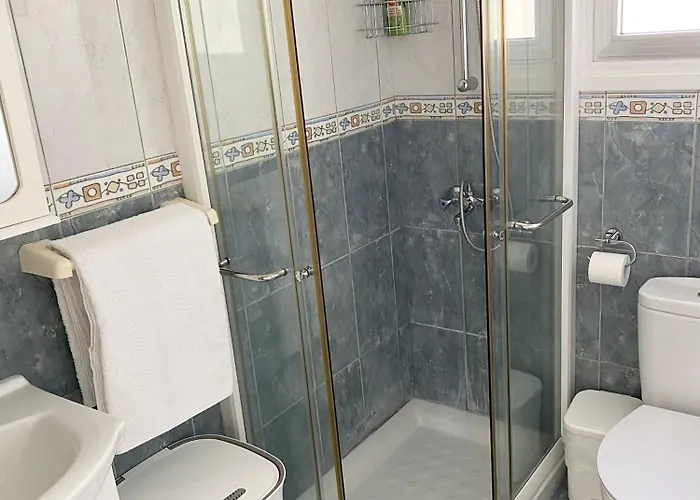 By The Sea, With A Sandy פאפוס