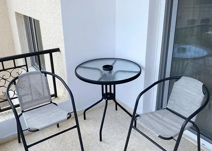 Apartment By The Sea, With A Sandy